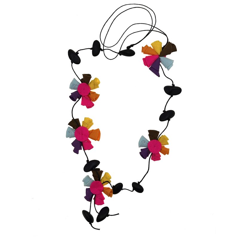 Felt Necklace with Diasies
